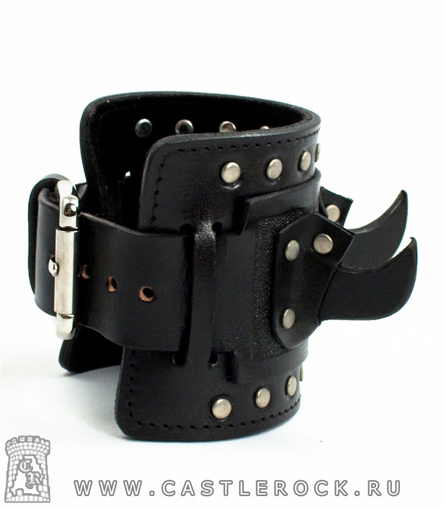 напульсник кожаный широкий крюки, клепки (на пряжке)