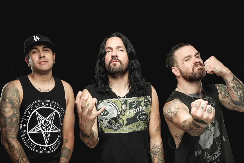 prong-band.jpg prong-band.jpg