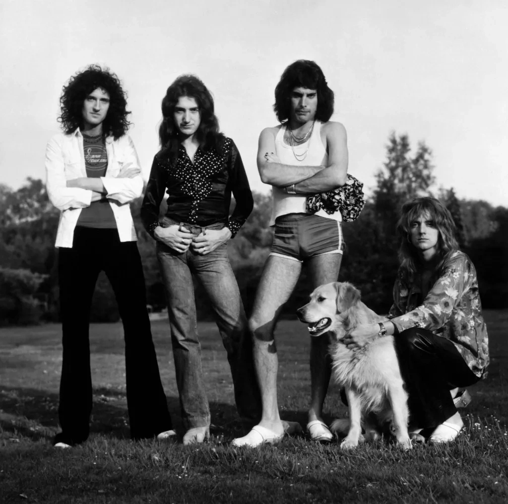 Queen1975.jpg Queen1975.jpg