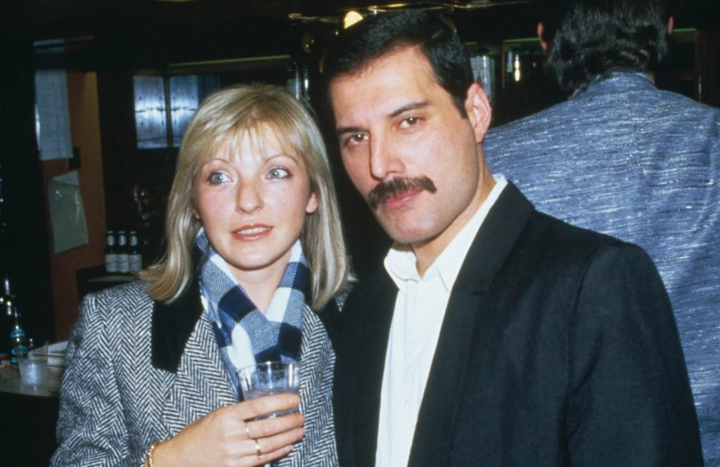 Freddie-Mercury-Mary-Austin.jpg Freddie-Mercury-Mary-Austin.jpg