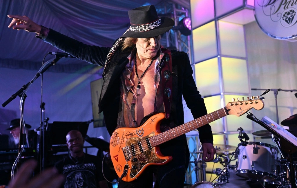 Sambora.jpg Sambora.jpg