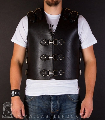 жилет байкерский кожаный с карабинами