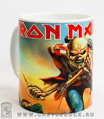 кружка iron maiden "the trooper" (крупный план)
