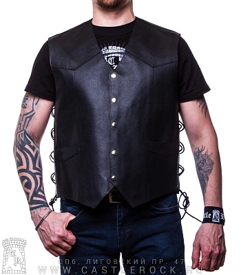 жилет кожаный first на клепках