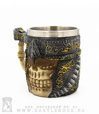 кружка череп рыцаря с топором