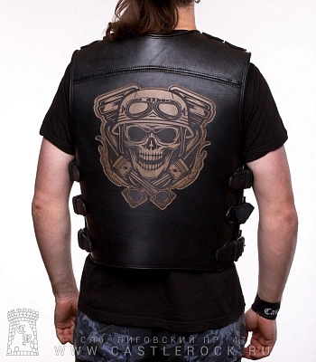 жилет байкерский кожаный на 4-х ремнях с нашивкой (череп байкера)