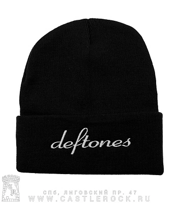 шапка с отворотом и вышивкой deftones