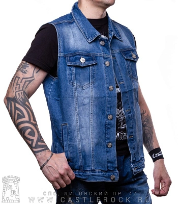 жилет джинсовый голубой (потертый) 3021