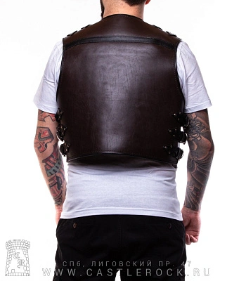жилет байкерский кожаный с карабинами (коричневый, черные ремни)
