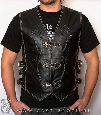 жилет кожаный first с тиснением череп