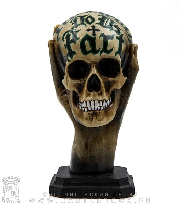 статуэтка череп в руке "till death do us part"