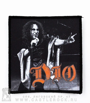 нашивка dio (ч/б, надпись красная)