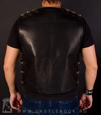 жилет байкерский кожаный на молнии с пряжками