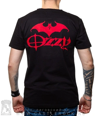 футболка ozzy osbourne показывает fuck