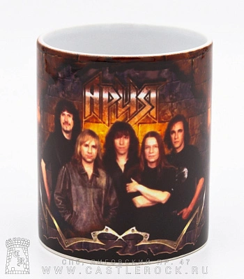 кружка ария (группа у стены)