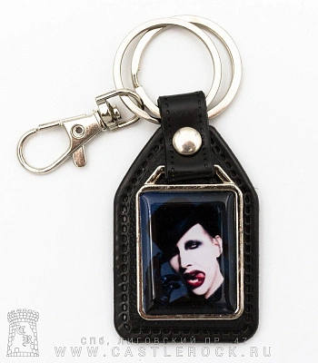 брелок прямоугольный на подкладке marilyn manson (в шляпе)