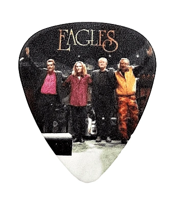 медиатор eagles (группа на сцене)