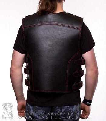 жилет байкерский кожаный на ремнях (прострочка красная)