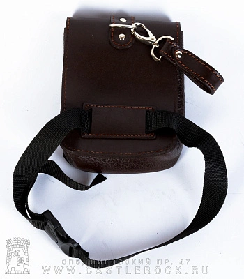 сумка на бедро коричневая (пряжка)