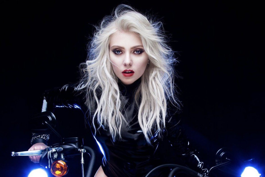 Momsen.jpg Momsen.jpg
