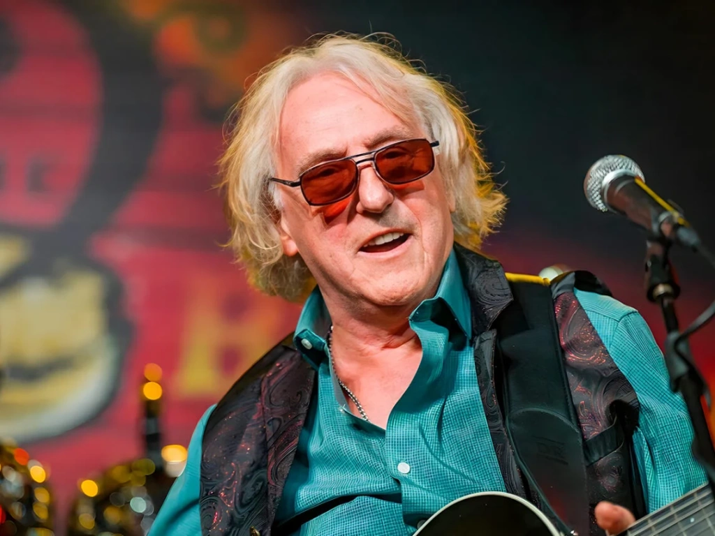 Denny-Laine2.jpg Denny-Laine2.jpg