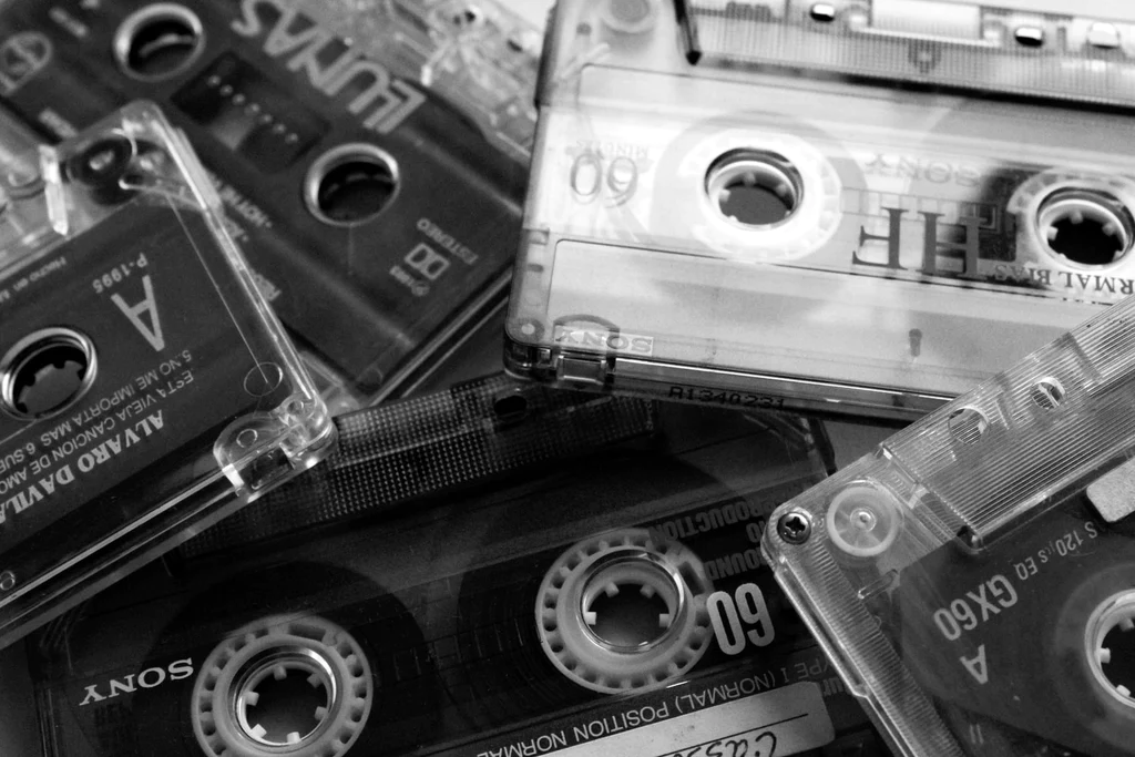casettes-tapes1.jpg casettes-tapes1.jpg
