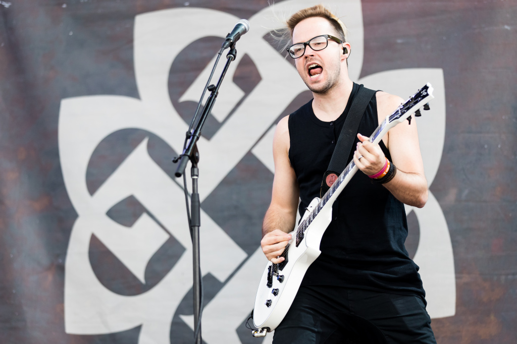 Breaking_Benjamin.jpg Breaking_Benjamin.jpg