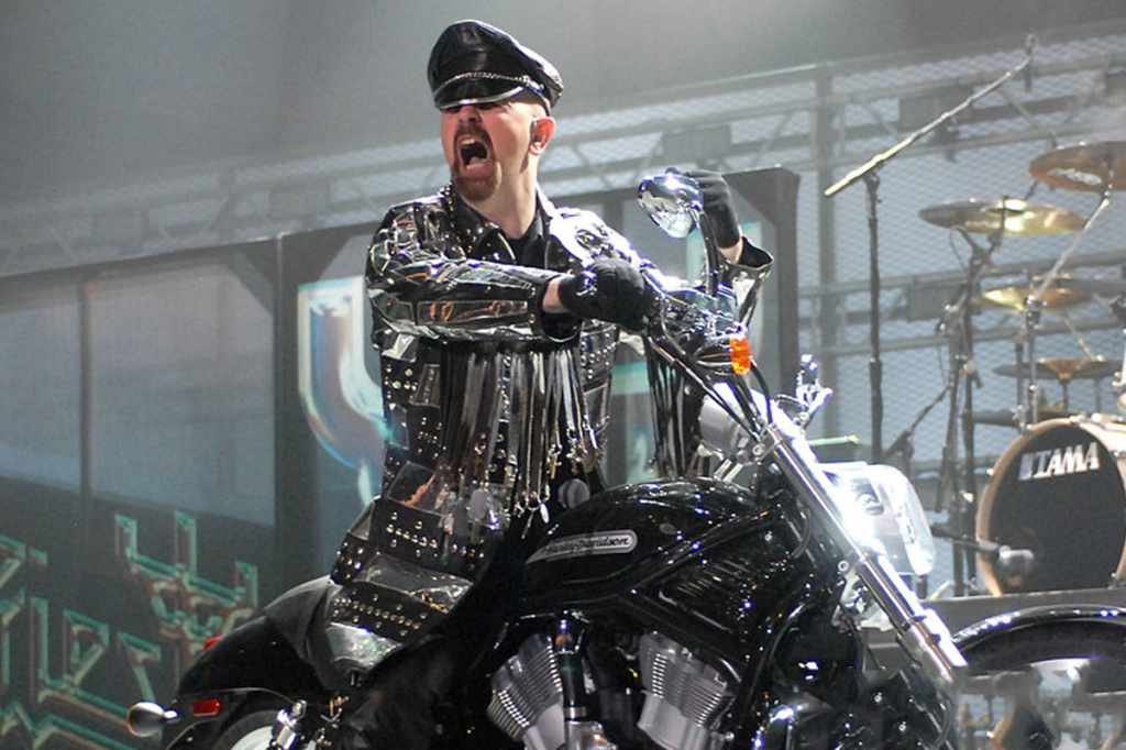 Rob-Halford-Motorcycle-On-Stage-.jpg Rob-Halford-Motorcycle-On-Stage-.jpg