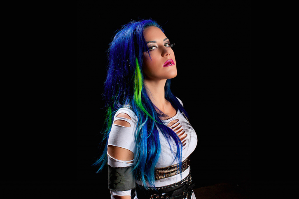 Alissa-White-Gluz.jpg Alissa-White-Gluz.jpg