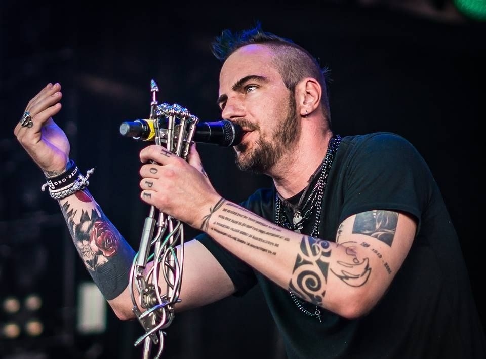 adam_gontier1.jpg adam_gontier1.jpg