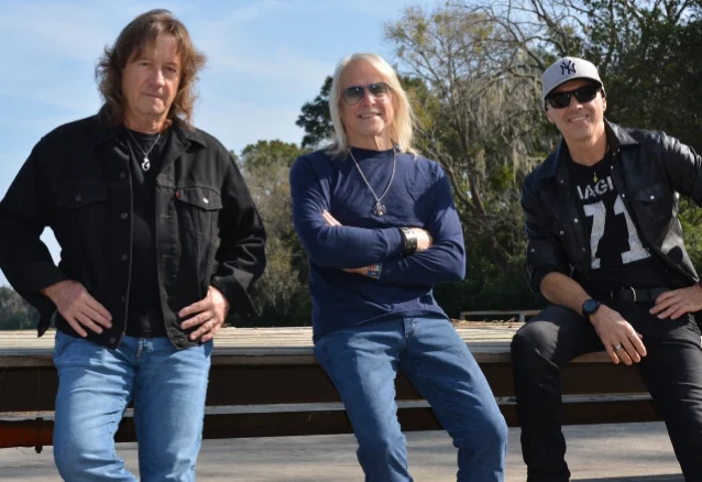 stevemorseband.jpg stevemorseband.jpg
