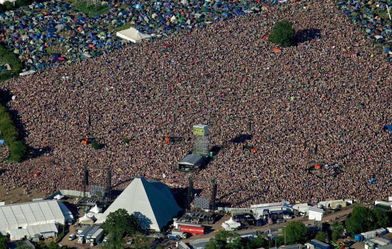 GettyImages-117484517_glastonbury_2000-768x488.jpg