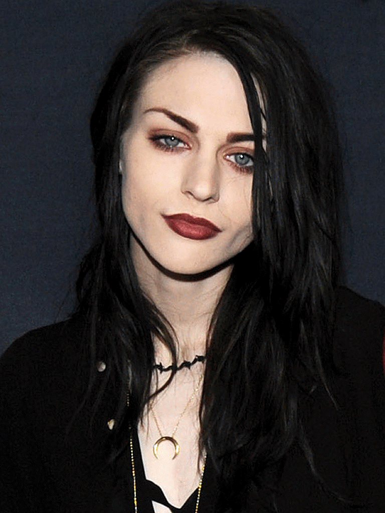 frances-bean-cobain.png