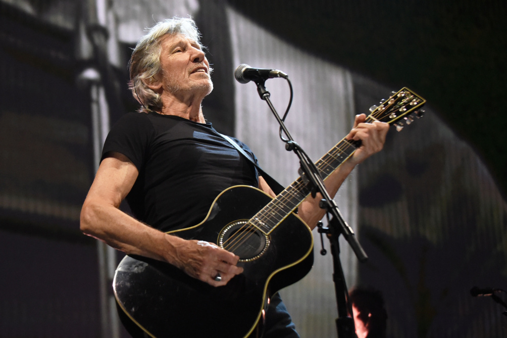 roger-waters-dark-side-of-the-moon.jpg roger-waters-dark-side-of-the-moon.jpg