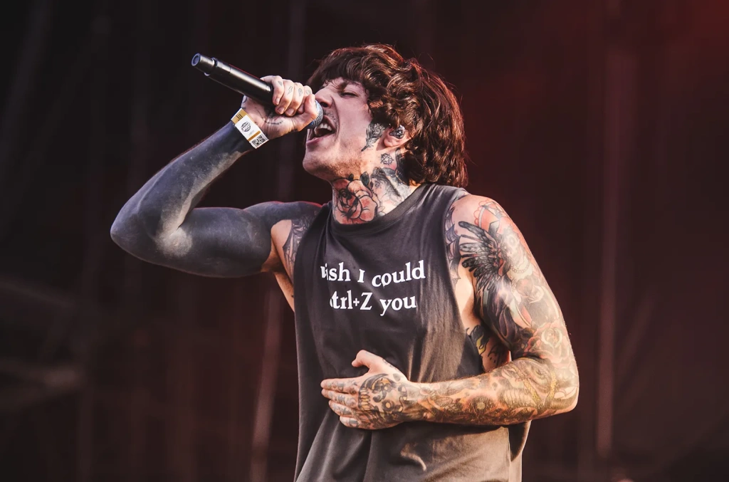 Oli-Sykes.jpg Oli-Sykes.jpg
