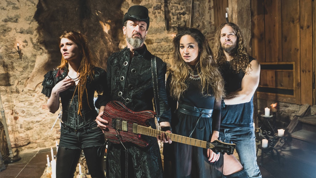 The_Dark_Side_Of_The_Moon1.jpg The_Dark_Side_Of_The_Moon1.jpg