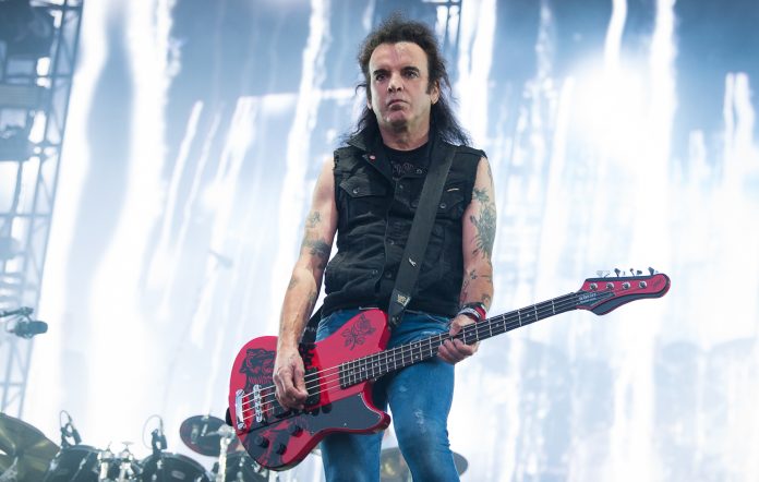 Simon-Gallup.jpg Simon-Gallup.jpg