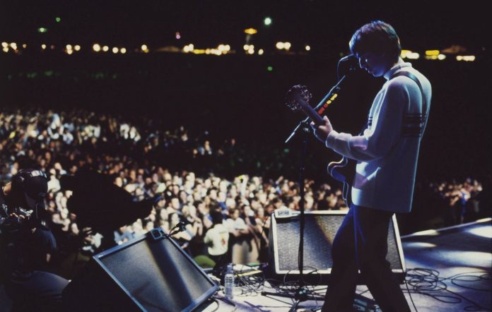 Oasis-Knebworth.jpg Oasis-Knebworth.jpg