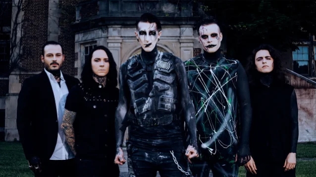 motionlessinwhitejuly2021_638.jpg motionlessinwhitejuly2021_638.jpg