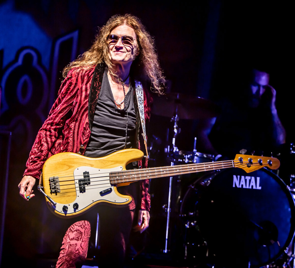 Glenn-Hughes.jpg Glenn-Hughes.jpg