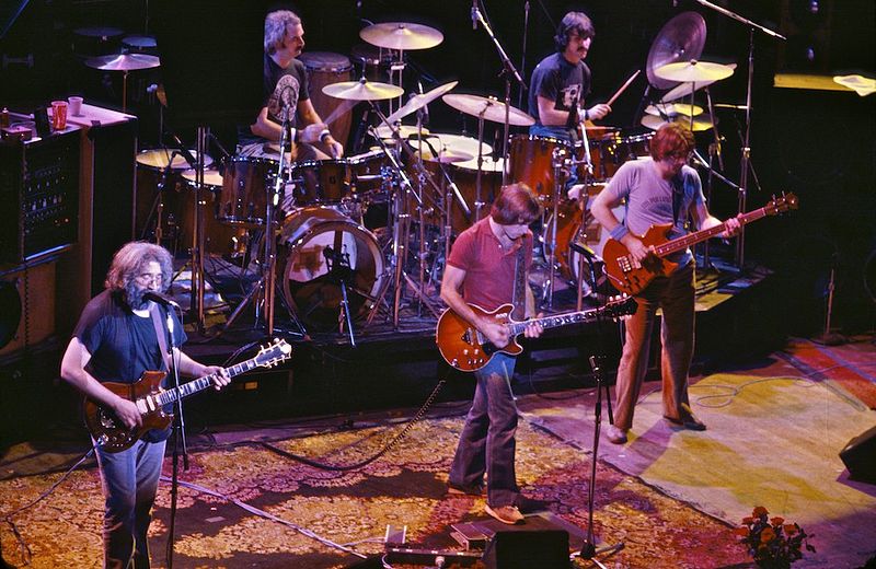 800px-Grateful_Dead_at_the_Warfield-01.jpg