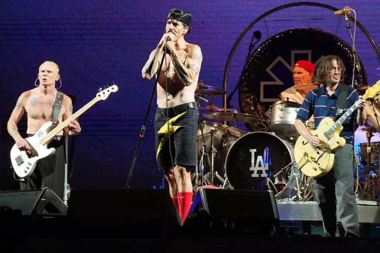 Red-Hot-Chili-Peppers.jpg Red-Hot-Chili-Peppers.jpg
