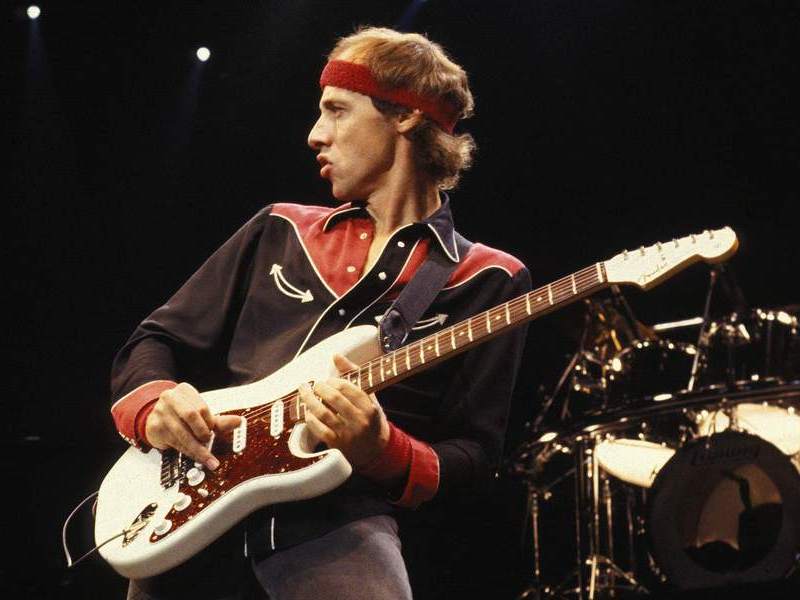 MarkKnopfler.jpg MarkKnopfler.jpg