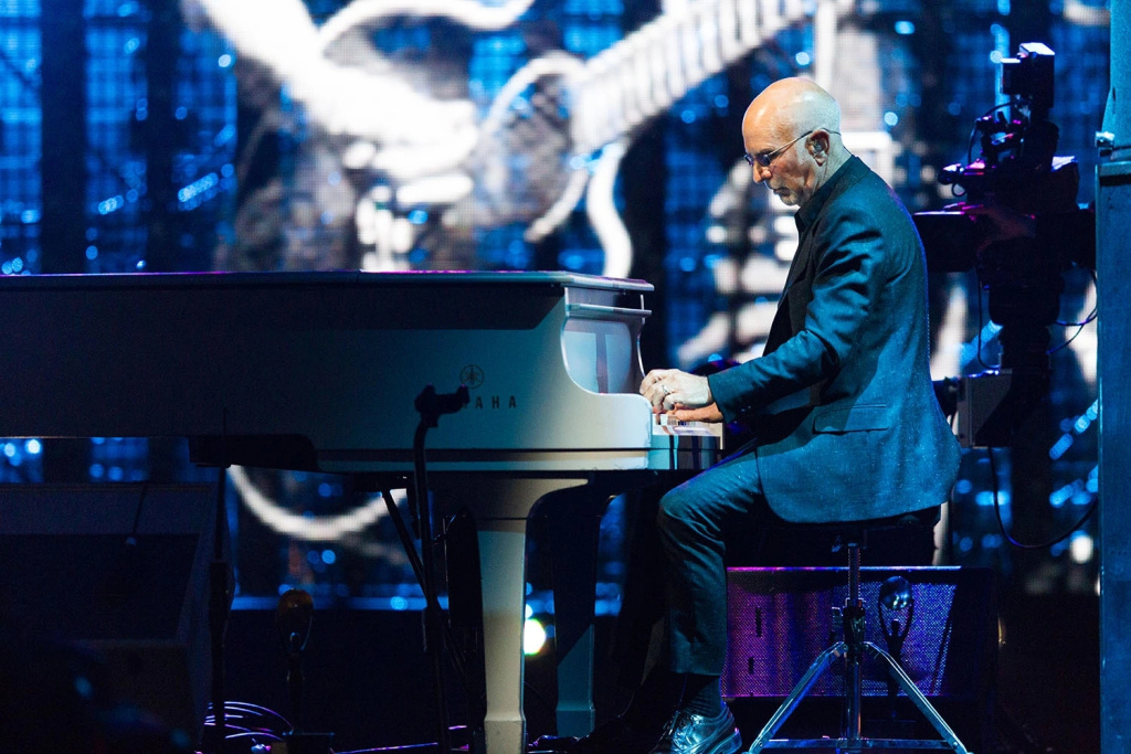 Roy-Bittan1.jpg Roy-Bittan1.jpg