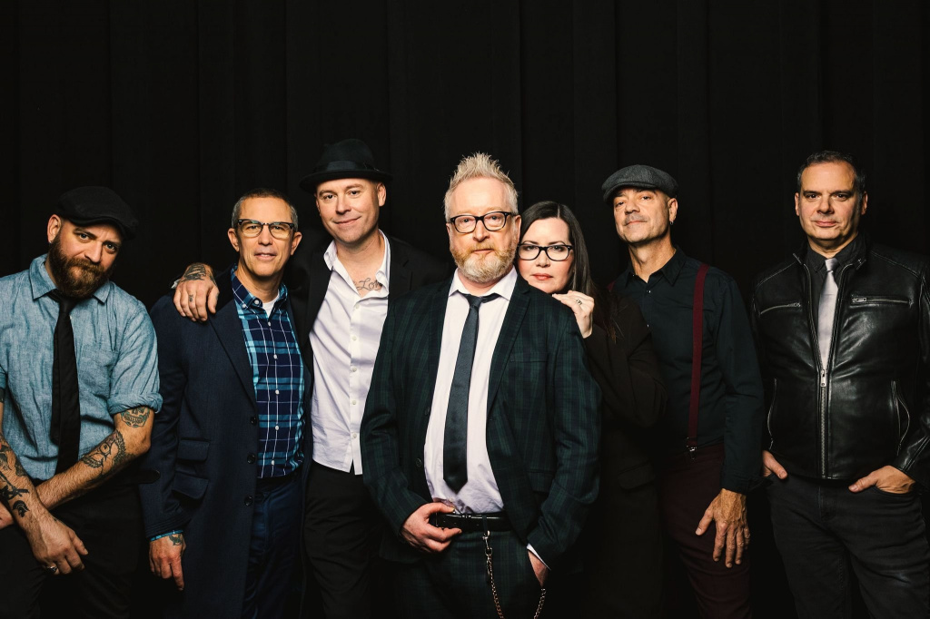 FLOGGING MOLLY.jpeg FLOGGING MOLLY.jpeg