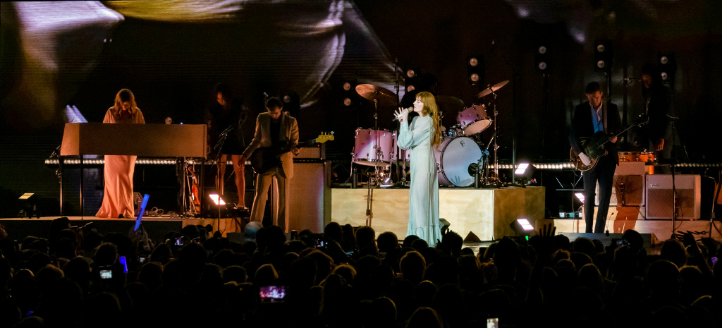 Florence_and_the_Machine.jpg Florence_and_the_Machine.jpg