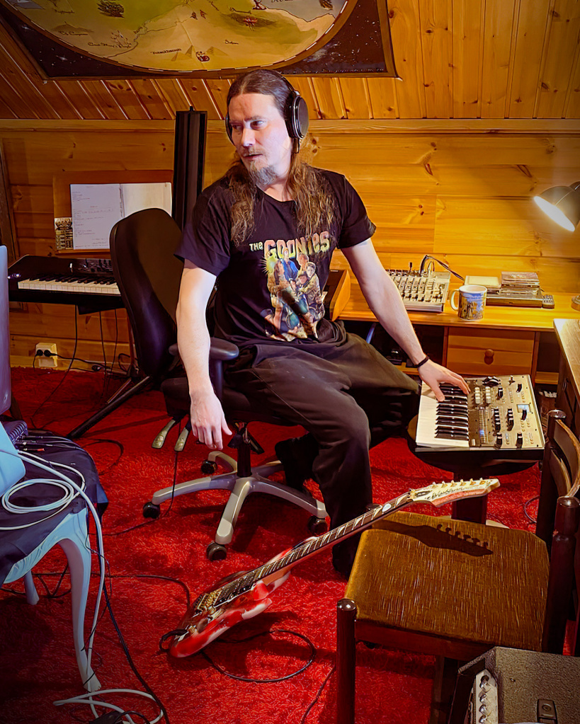 NightwishTuomasStudio.jpg NightwishTuomasStudio.jpg